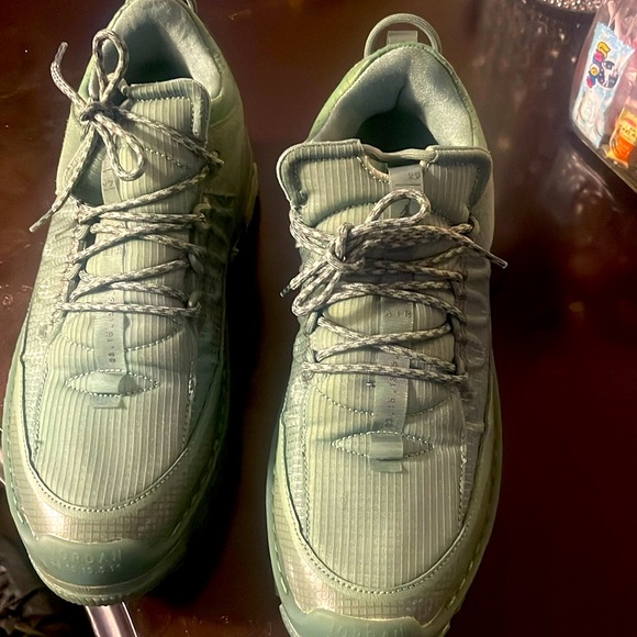 Green, very nice to wear - Picture 1 of 4